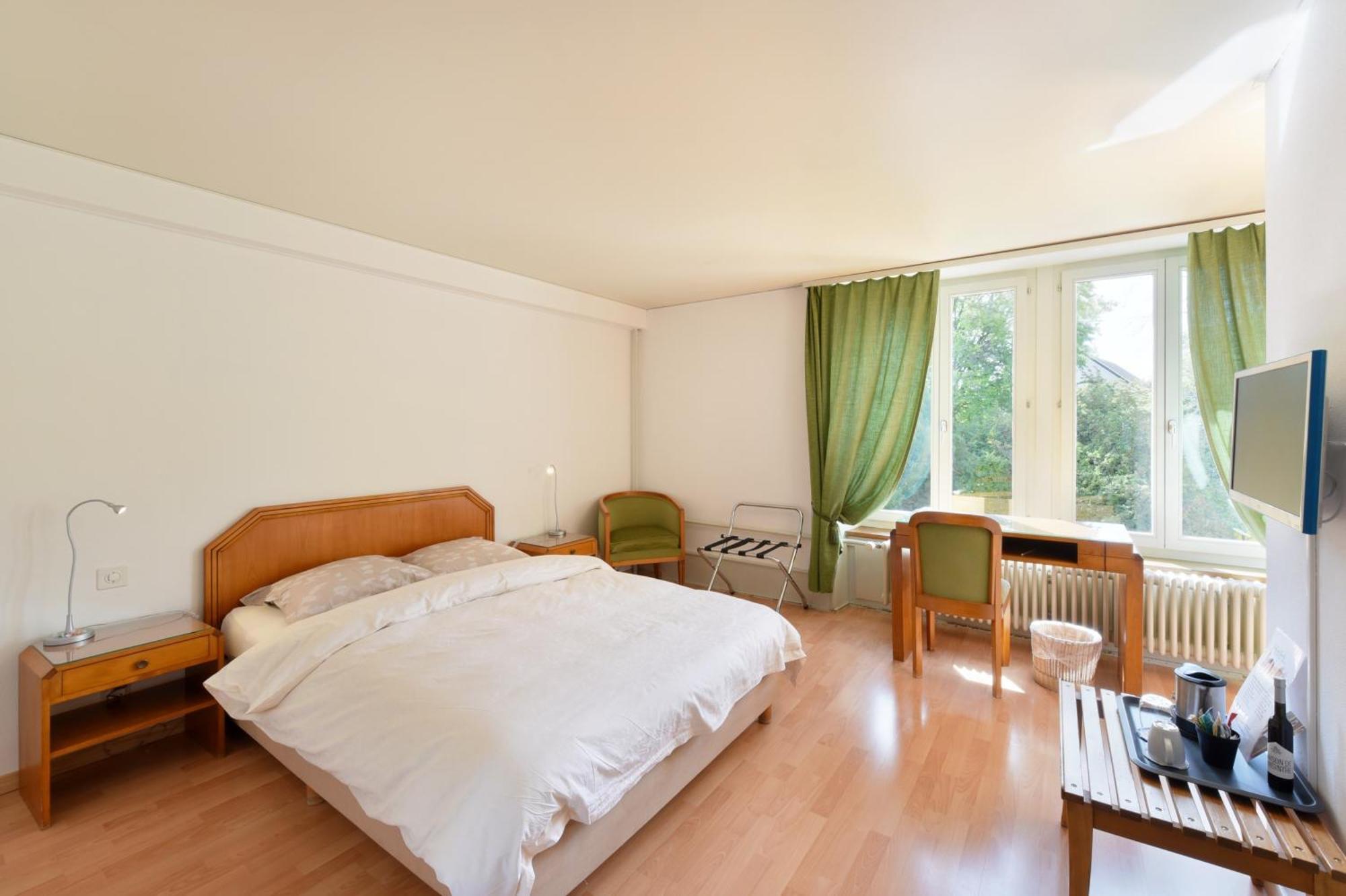 Hotel De L'Aigle Couvet Værelse billede